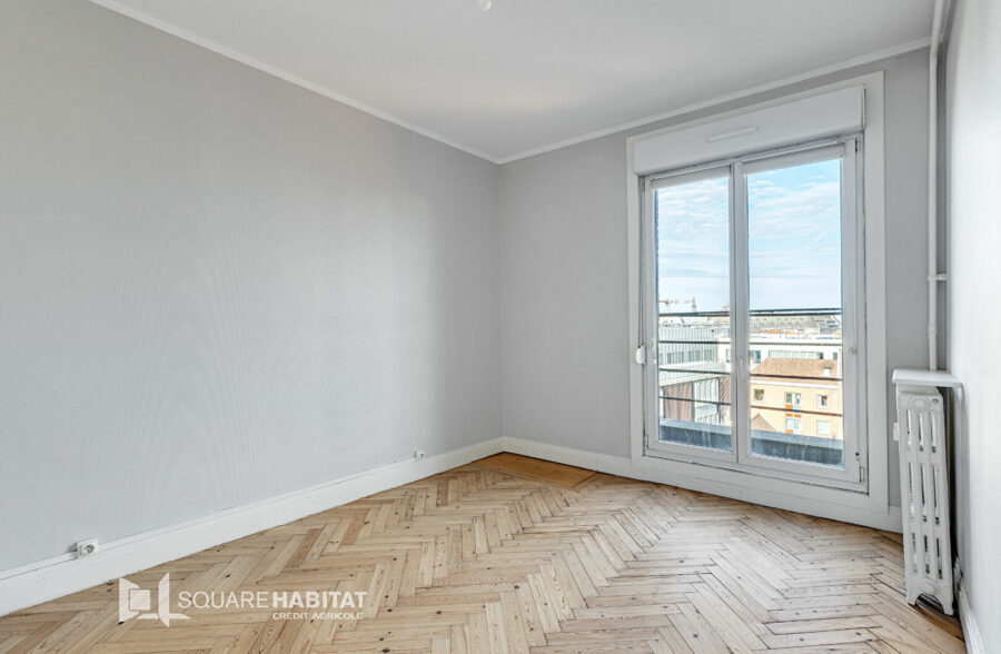 LILLE – REPUBLIQUE – T3 TRAVERSANT DE 66 M² – CAVE ET BOX &nbsp;Sous compromis&nbsp;