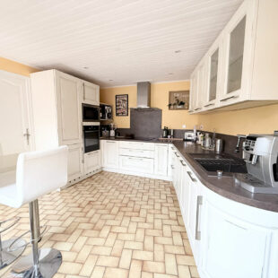 Roncq Blanc Four Semi plain-pied de plus de 100 m2