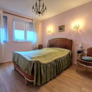 APPARTEMENT DOUBLE SEJOUR 3 CHAMBRES LOGGIA ET PARKING EN HYPER CENTRE