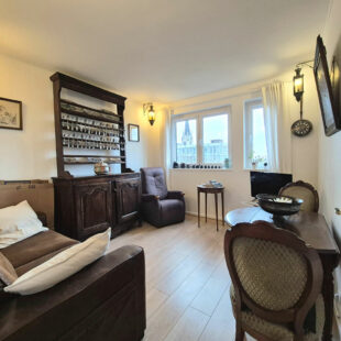 APPARTEMENT DOUBLE SEJOUR 3 CHAMBRES LOGGIA ET PARKING EN HYPER CENTRE