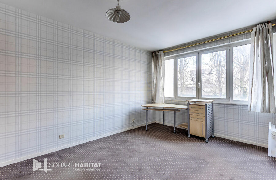 PROCHE BUS ET METRO APPARTMEENT DANS UNE RESIDENCE SECURISEE AVEC 2 CHAMBRES – BALCON – GARAGE ET CAVE