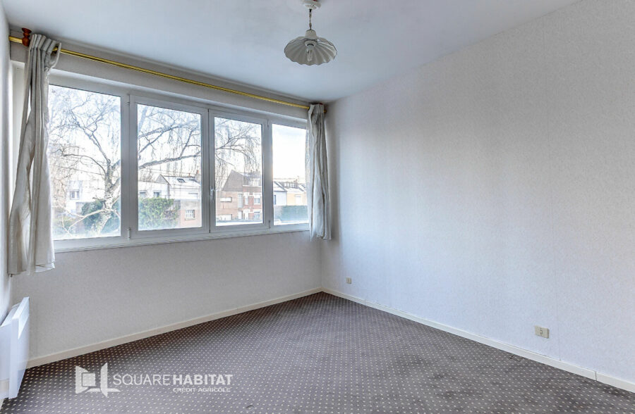 PROCHE BUS ET METRO APPARTMEENT DANS UNE RESIDENCE SECURISEE AVEC 2 CHAMBRES – BALCON – GARAGE ET CAVE