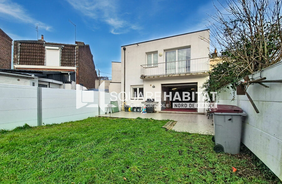 SQUARE HABITAT – MAISON SEMI-INDIVIDUELLE – GRAND GARAGE – GRAND JARDIN – APPARTEMENT INDÉPENDANT